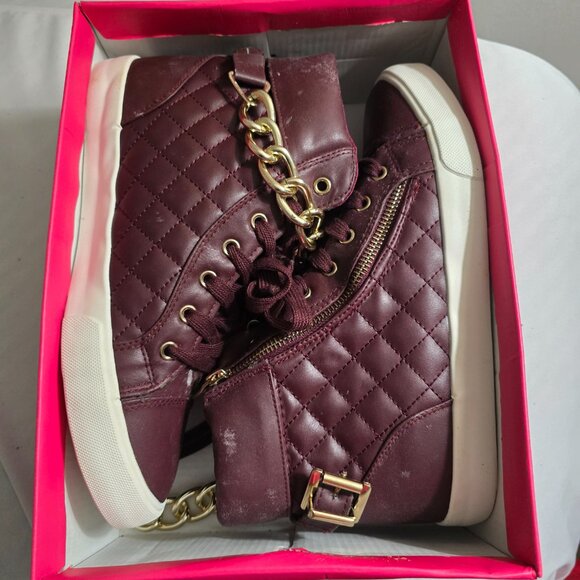 JustFab Women's Burgundy Quilted High-Top Sneakers w Gold Chain Detail Size 8.5 - Picture 8 of 9